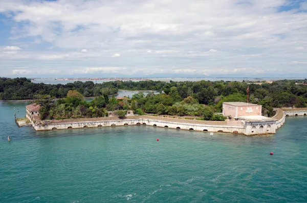 Vue panoramique du paysage urbain de Venise, entrée par la mer à Venise, Italie . — Photo