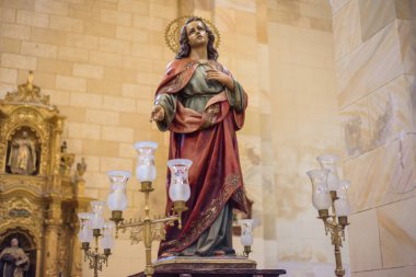 Briviesca, İspanya - Mart, 31, 2018: Kutsal hafta alayı, Saint Mary Kilisesi, iç görüntüsü. Kutsal hafta Briviesca, Burgos Eyaleti, İspanya (Semana Noel Baba)