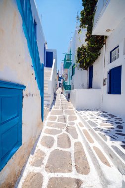 Mykonos, Yunanistan. Eski şehir, Yunan Adaları noktalı sokakta badanalı.