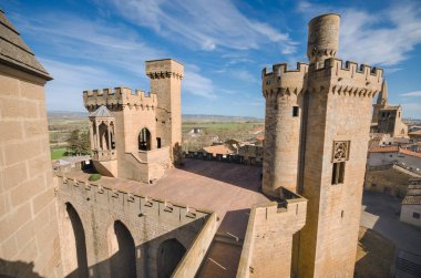 Olite Castle, Ortaçağ Köyü: Navarra, Spain.
