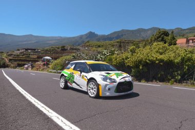 Tenerife, İspanya - 24 Mart 2018: Citroen Ds ralli arabası Subida los loros ralli yarış tenerife, Kanarya Adaları, İspanya.