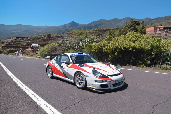 Tenerife, Španělsko - březen, 24, 2018: Porsche 997 v Subida los loros rally závod v Tenerife, Kanárské ostrovy, Španělsko. — Stock fotografie