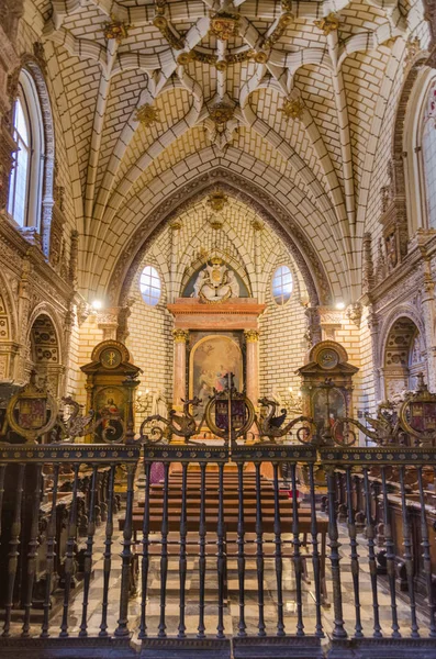 Toledo, España - 23 de mayo de 2015: Interior de la famosa Catedral de Toledo . — Foto de Stock