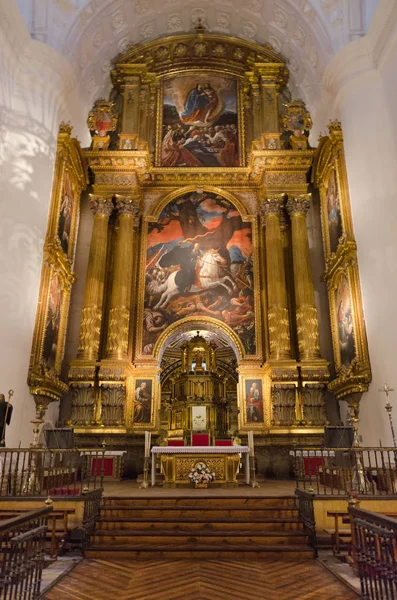 サン ミジャン ・ デ ・ ラ Cogolla, スペイン - 2014 年 1 月 4 日: サン ミジャン ユソ、ラ ・ リオハ州、スペインの有名な輸送修道院の内部. — ストック写真