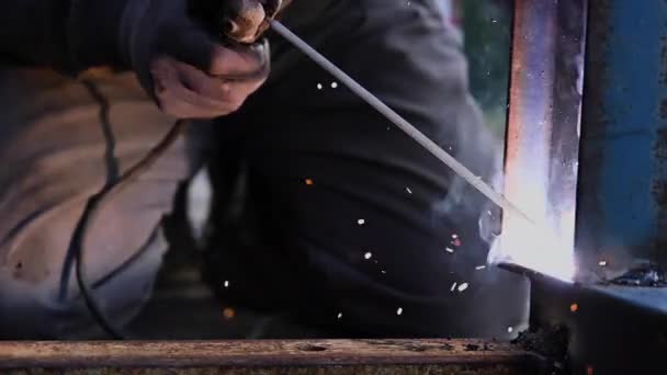 Welding work, Man Welding in Workshop. Metalwork and Sparks. Construction an Industrial concept. — Stock Video
