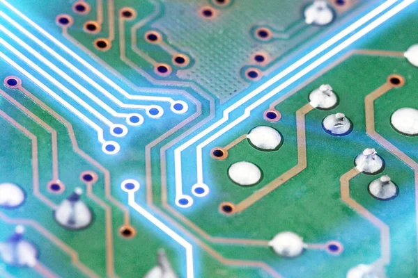 Primer plano del fondo de la placa de circuito electrónico. Concepto de computadora, hardware o tecnología . — Foto de Stock