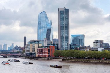 Londra şehir manzarası. Finansal bölge silüeti.