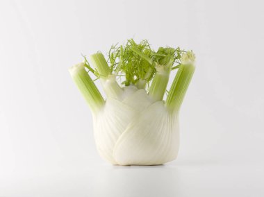 Beyaz arka plan üzerinde izole rezene ampul