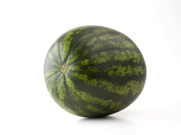 beyaz arkaplanda izole edilmiş çizgili karpuz