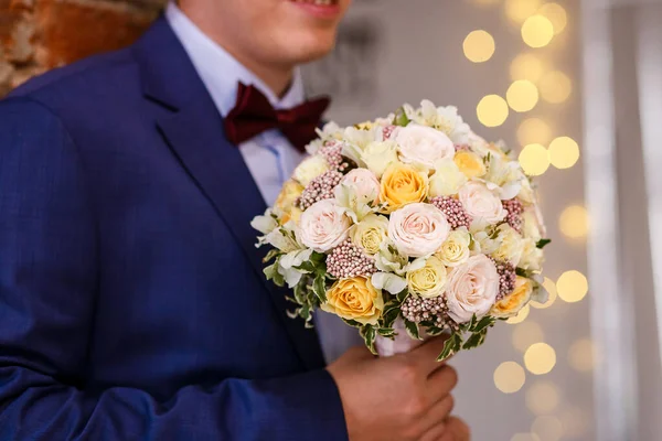 Delicate Bouquet Roses Hands Groom Clouse — Stock Photo, Image