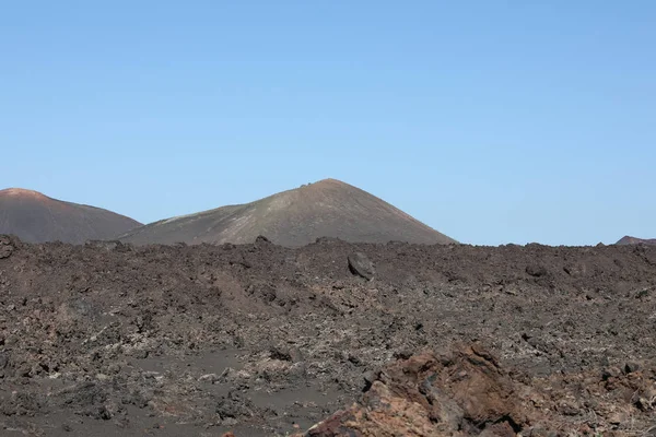 Lavalandschap op het vulkanische eiland Lanzarote — Stockfoto