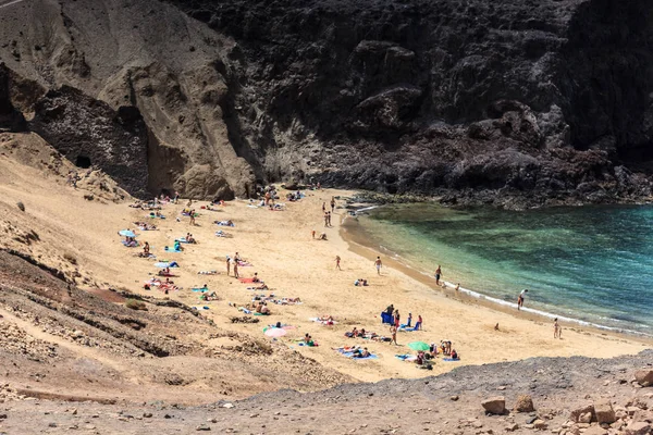 Una hermosa laguna en las playas de Papagayo en Lanzarote —  Fotos de Stock