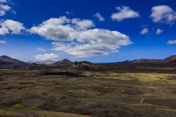 Lanzarote volkanik manzara güzel renkler. — Stok fotoğraf