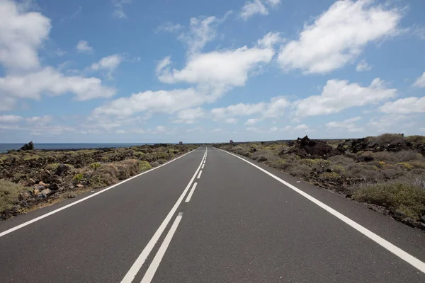 No hay nada malo con las carreteras de Lanzarote . — Foto de Stock