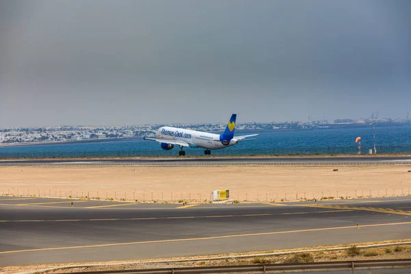 Arecife, spanien - 16. april 2017: airbus a321 von thomascook.com — Stockfoto