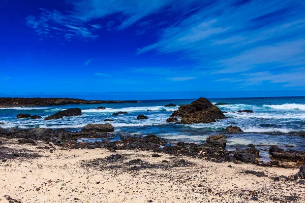 Lanzarote pek çok güzel plajları vardır. — Stok fotoğraf