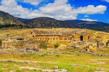 Pamukkale yakınındaki Heropolis
