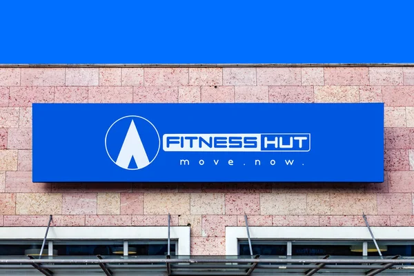 Almada, Portugal - 24 жовтня 2019: Fitness Hut store, shop log — стокове фото