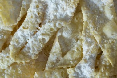 Geleneksel tatlı gevrek pasta melek kanatları vardır