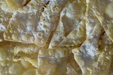 Geleneksel tatlı gevrek pasta melek kanatları vardır 