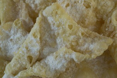 Geleneksel tatlı gevrek pasta melek kanatları vardır 