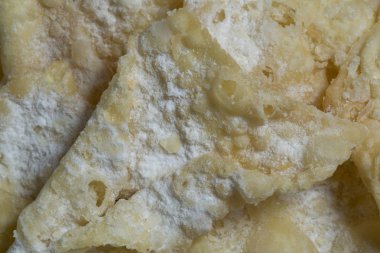 Geleneksel tatlı gevrek pasta melek kanatları vardır