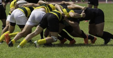 Kalabalık ile rugby maçında oynama
