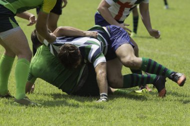 Kalabalık ile rugby maçında oynama