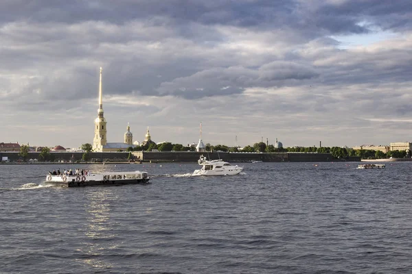 Petersburg Rusya Haziran 2017 Peter Paul Kalesi Günbatımı Görüntülemek Neva — Stok fotoğraf