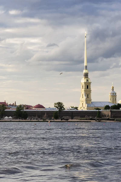 Petersburg Rusya Haziran 2017 Peter Paul Kalesi Günbatımı Görüntülemek Neva — Stok fotoğraf