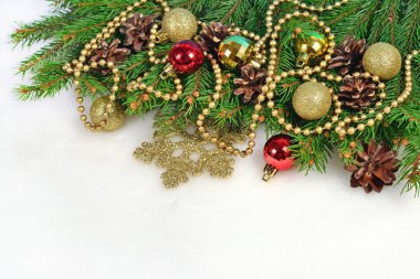 Yılbaşı süsleri çam dalı