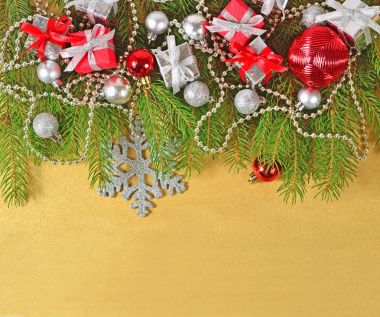 Yılbaşı süsleri çam dalı