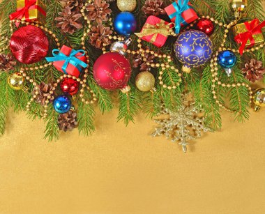 Yılbaşı süsleri çam dalı