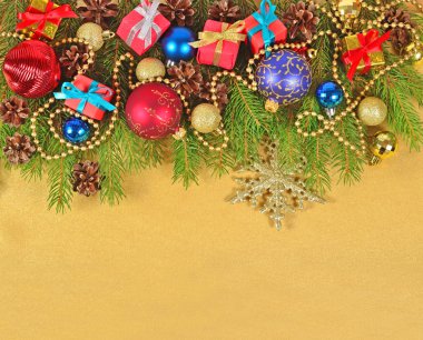 Yılbaşı süsleri çam dalı