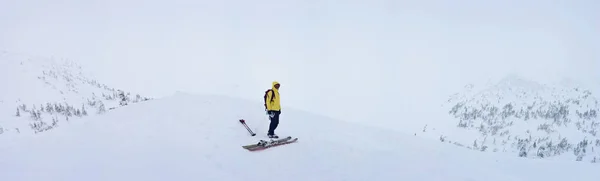 Alpine touring skier in winter mountain — Stock Photo, Image