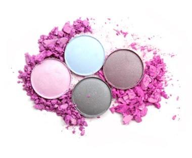 Göz merceği beyaz arkaplanda izole edildi.