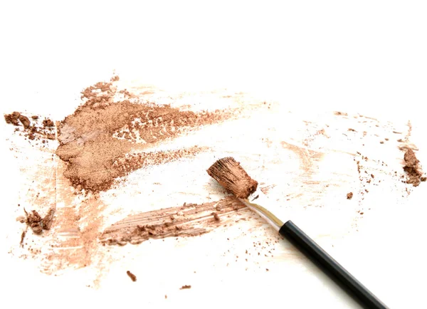 Makyaj. Beyaz altın rengi göz farı.