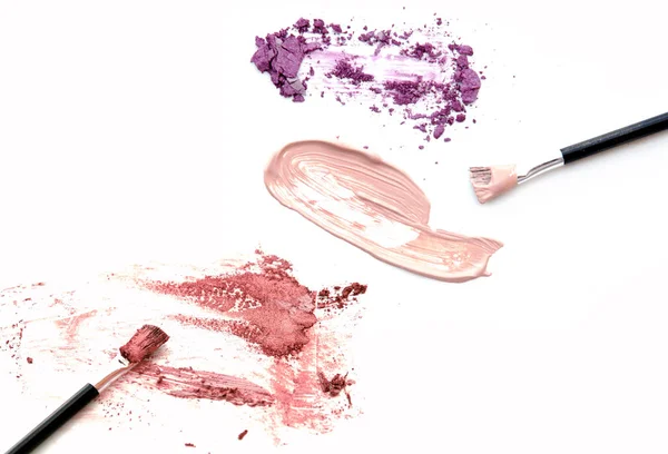 Blos op, poeder en make-up cosmetica collectie — Stockfoto