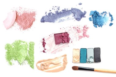 Beyaz izole makyaj ürünleri