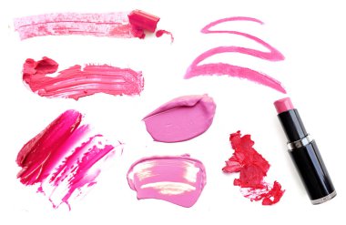 Beyaz arka plan üzerinde çeşitli ruj koleksiyonu