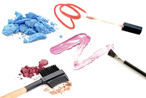Make-up-Produkte isoliert auf weiß — Stockfoto