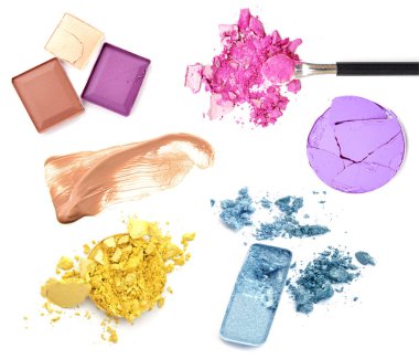 Beyaz izole makyaj ürünleri