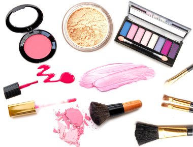 kozmetik ve makyaj. Araçlar için profesyonel bir üstten görünüm olun. Beyaz bir arka plan üzerinde