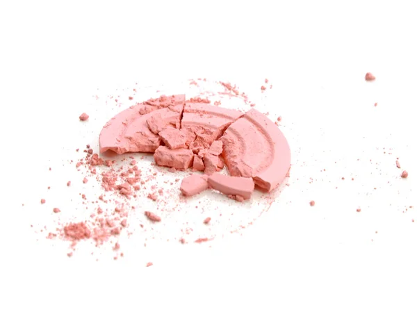 Poudre rose ronde écrasée pour le maquillage comme échantillon de produit cosmétique isolé sur fond blanc — Photo