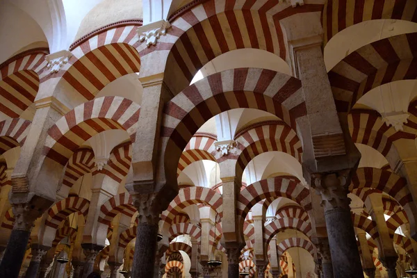 Córdoba, Spanien - 5 maj 2017: Naves av Abd Ar-Rahman I domkyrkan. — Stockfoto