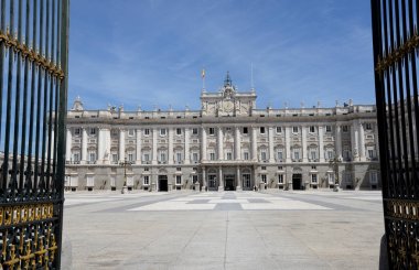 Bir güzel yaz günü, İspanya Madrid Kraliyet Sarayı
