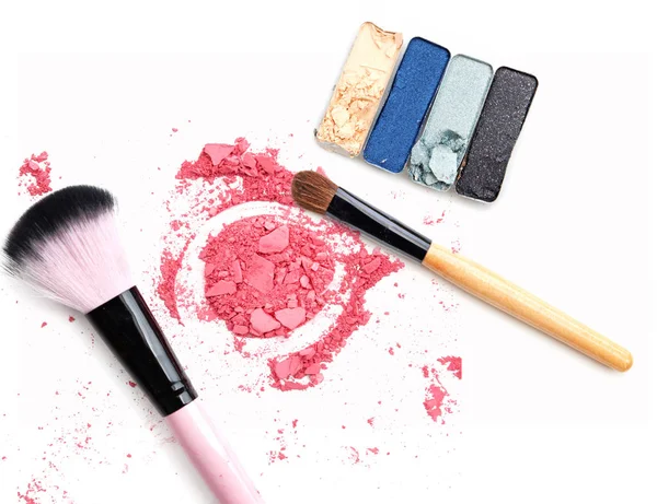 Make-up oogschaduw en poeder bloos geïsoleerd op wit — Stockfoto