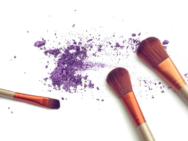 Paarse geplette make-up kleur poeder en blush — Stockfoto