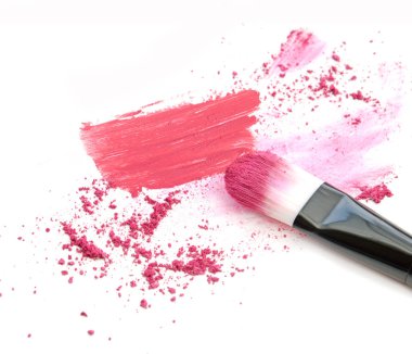 Kadar ezilmiş toz ve bulaşmış ruj allık olun.