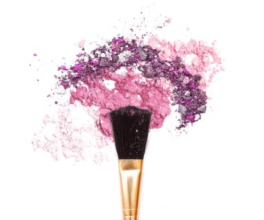 beyaz izole fırça ile ezilmiş göz farı